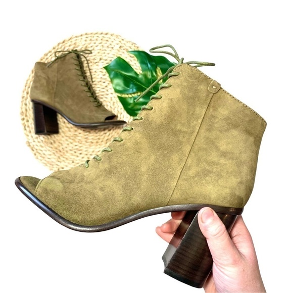 Frye Amy Peep Toe Suede Lace Up Heeled Ankle Boot Size 7 - Picture 1 of 17